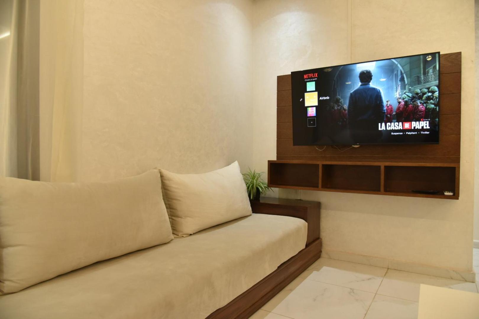Bright 3-Br In Heart Of Kenitra-Perfect Summer Stay With Parking! Ngoại thất bức ảnh