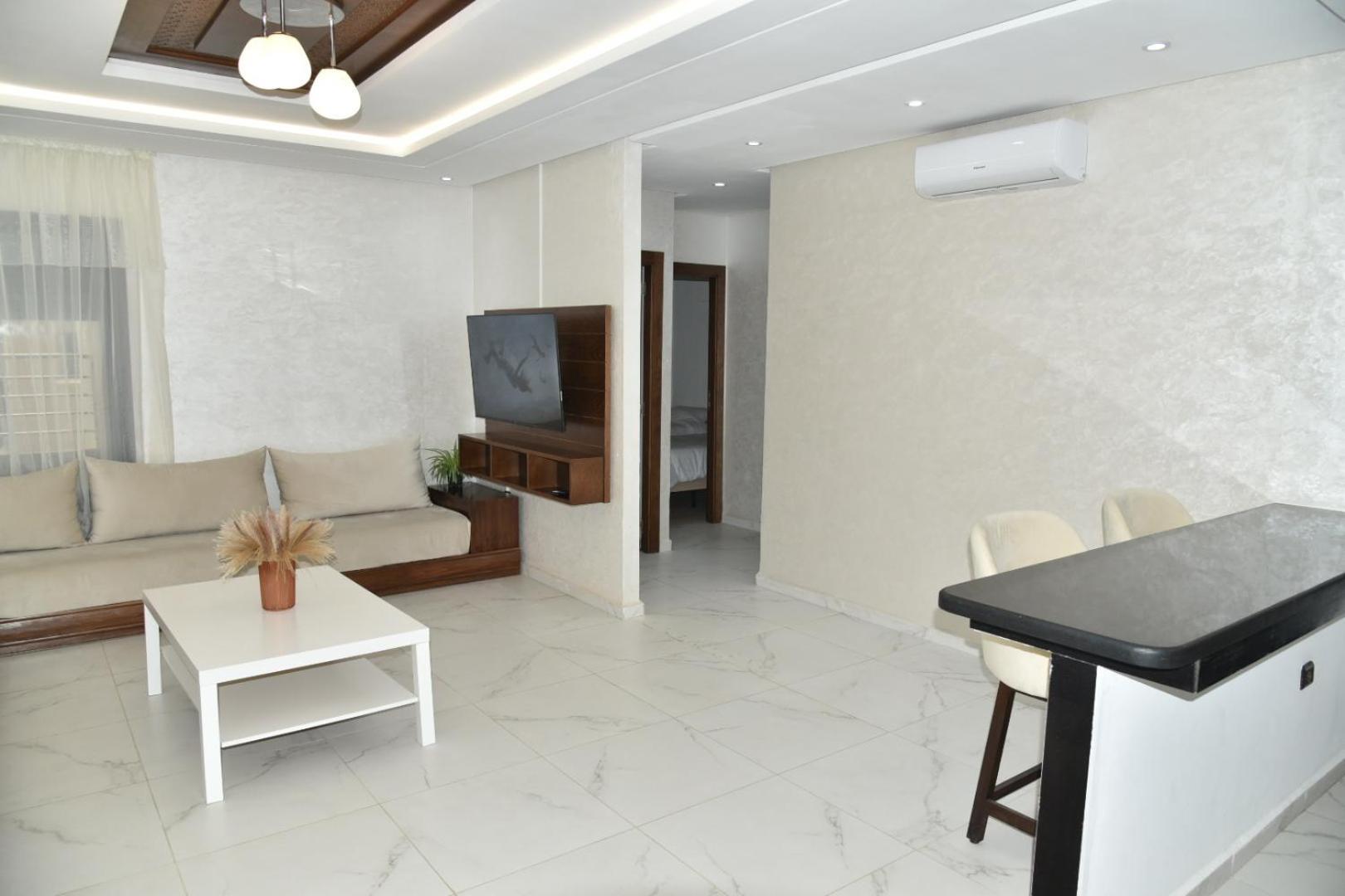 Bright 3-Br In Heart Of Kenitra-Perfect Summer Stay With Parking! Ngoại thất bức ảnh